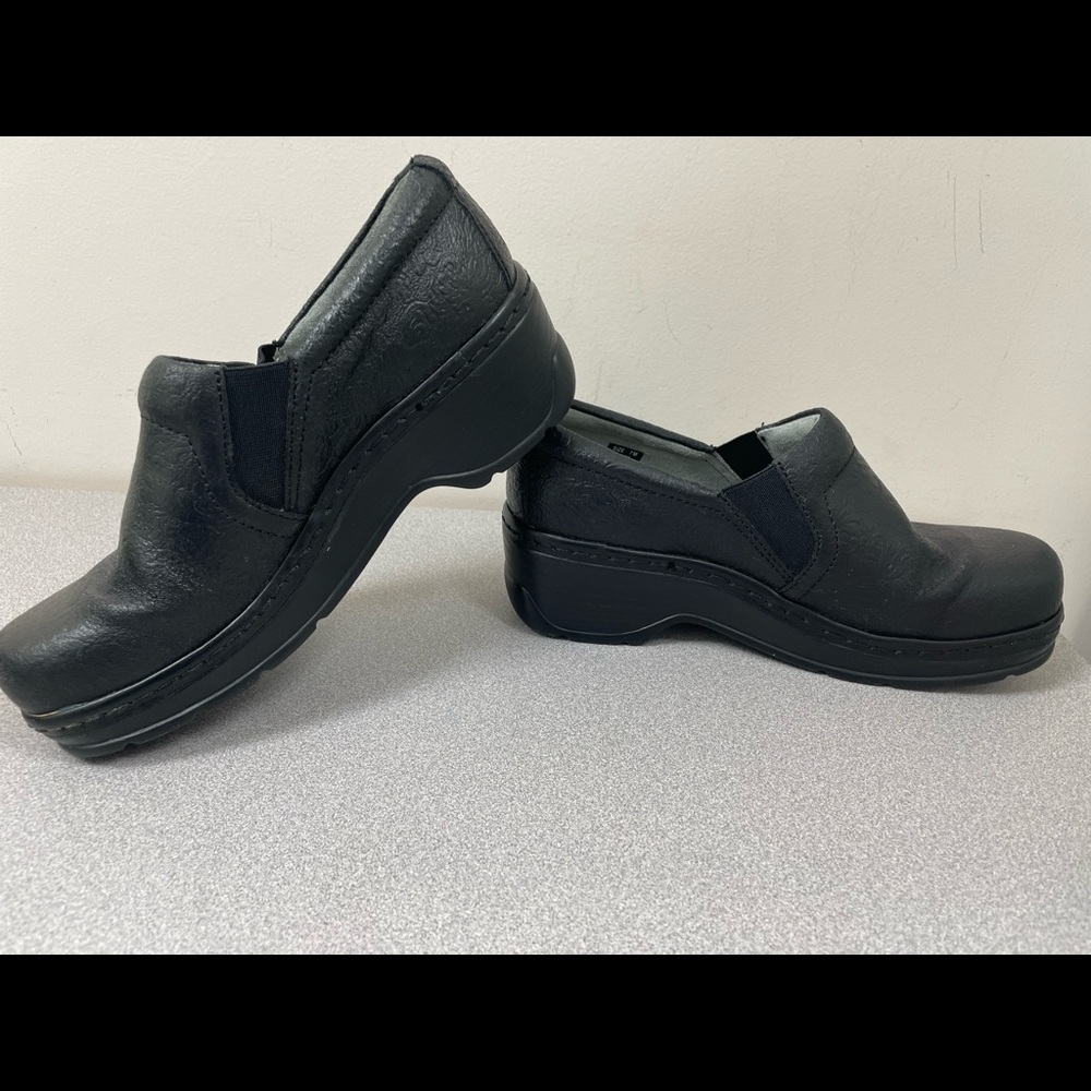 Klogs footwear size 7 nursing shoes